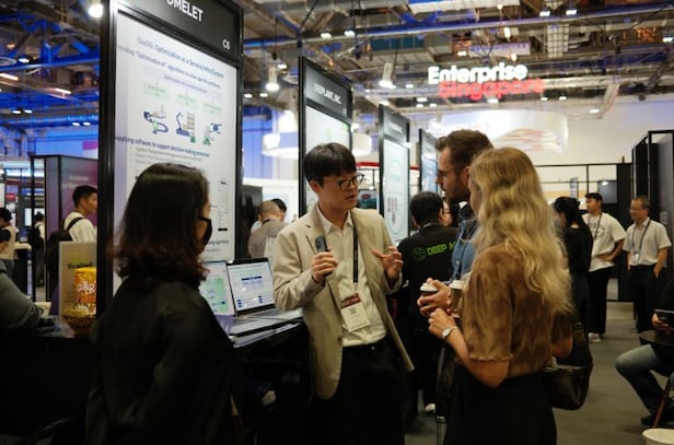CEO Park introducing the service at an overseas exhibition